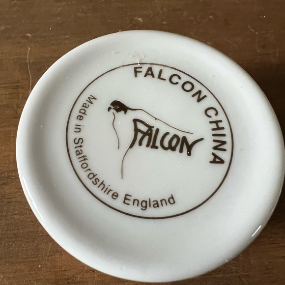 Falcon China,Staffordshire England trinket. Beautiful and in perfect condition. - Picture 4 of 6